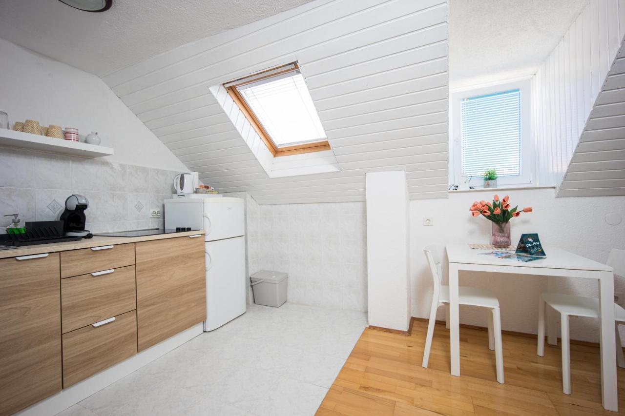 Top-Floor Apartment In Trogir Center Eksteriør billede