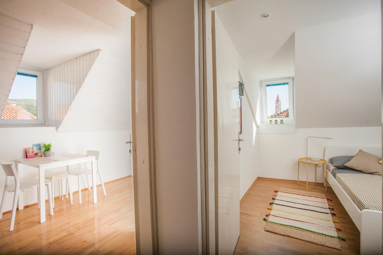 Top-Floor Apartment In Trogir Center Eksteriør billede